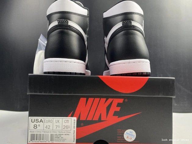Cheap LUCY White (2014) Retro Black 555088-010 Air Jordan 1 0731